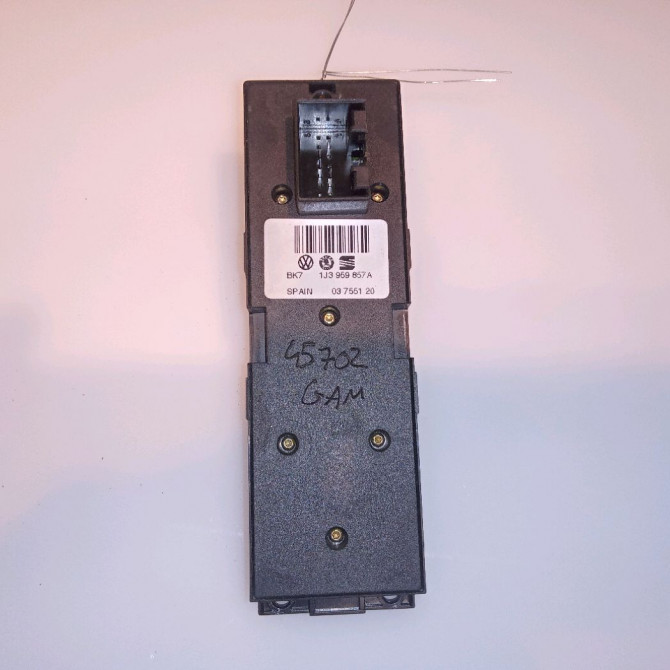 Commande lève-glace porte avant gauche occasion SKODA FABIA I FABIA I Phase 1 2000-04-01->2004-09-30 1.9 SDI 1J3959857A 2