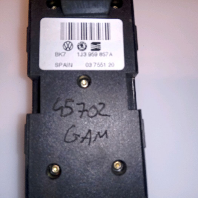 Commande lève-glace porte avant gauche occasion SKODA FABIA I FABIA I Phase 1 2000-04-01->2004-09-30 1.9 SDI 1J3959857A 3