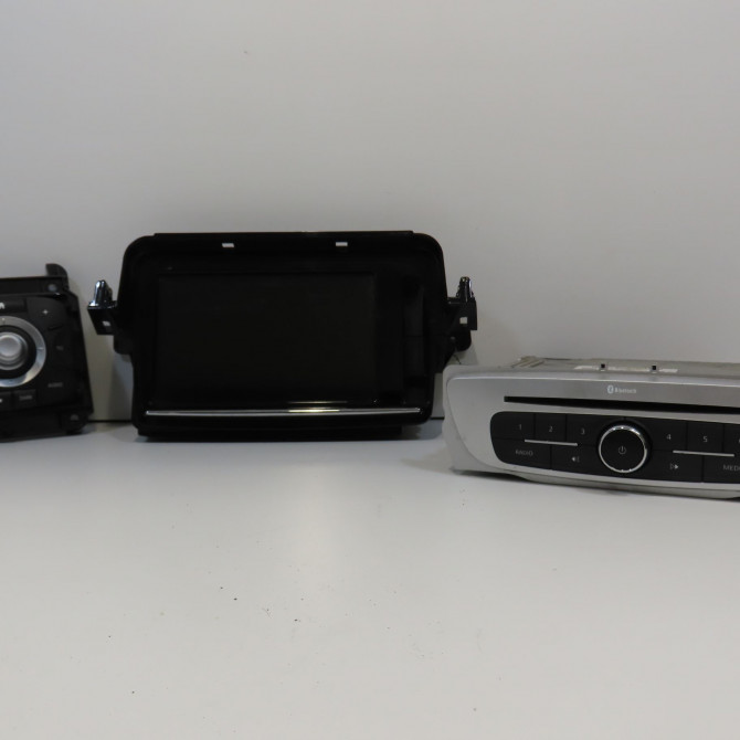 Autoradio occasion RENAULT MEGANE III Phase 3 10-2013->... 1.6 DCI 130ch 281158705R 1