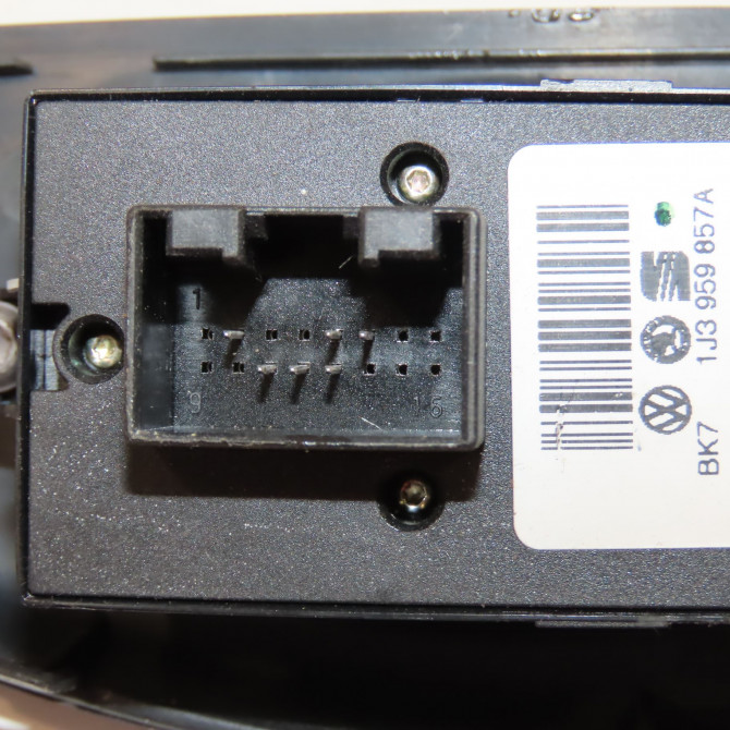 Commande lève-glace porte avant gauche occasion SKODA FABIA I Phase 2 09-2004->05-2007 1.2i 55ch 1J3959857A 3