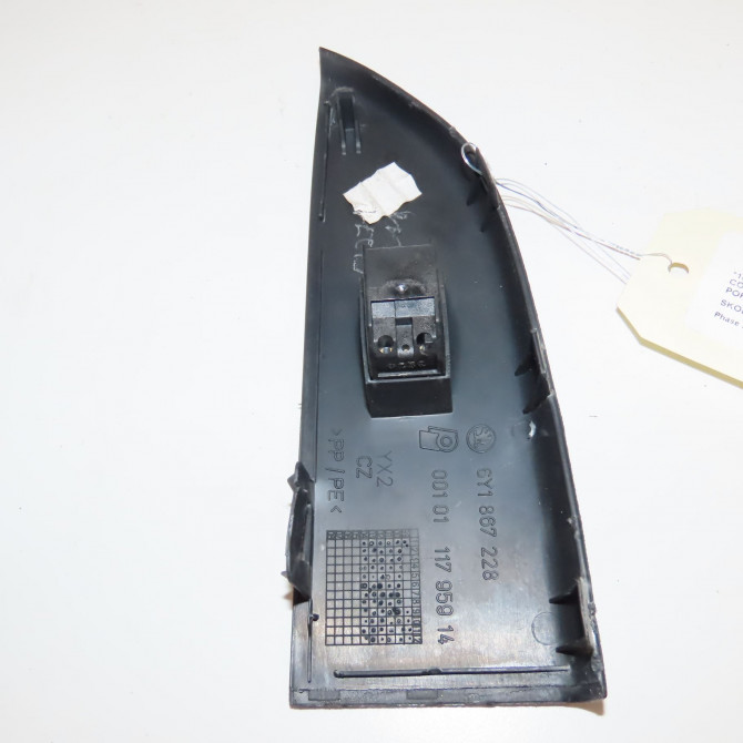 Commande lève-glace porte avant droite occasion SKODA FABIA I Phase 2 09-2004->05-2007 1.2i 55ch 6Y095985501C 2