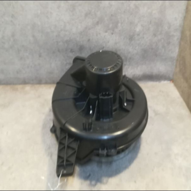 Ventilateur de chauffage occasion VOLKSWAGEN POLO IV Phase 2 05-2005->09-2009 1.2 60ch 6Q1820015H 1
