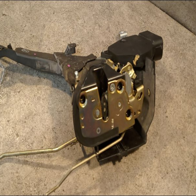 Serrure porte avg occasion TOYOTA RAV4 II Phase 2 10-2003->12-2005 115 D-4D 6932042360 2