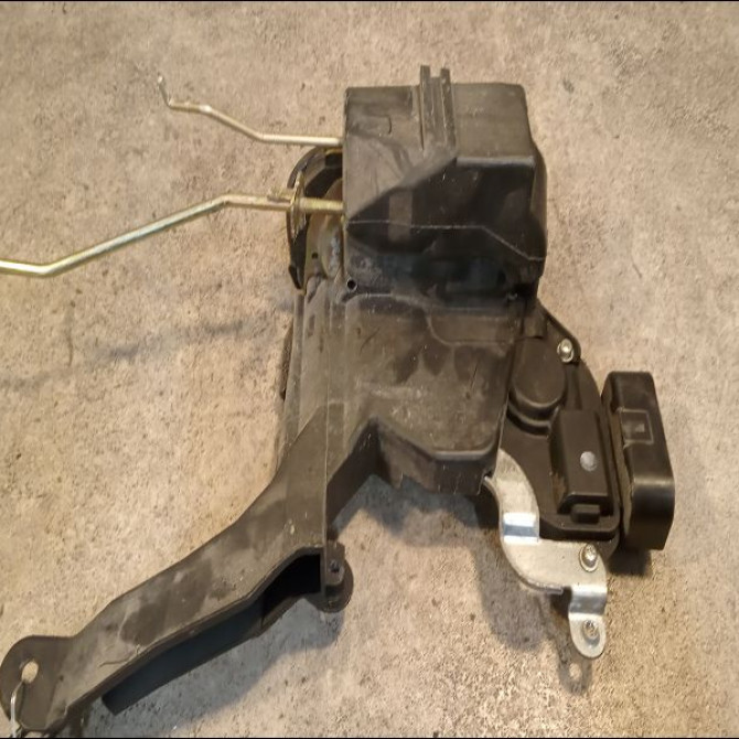 Serrure porte avg occasion TOYOTA RAV4 II Phase 2 10-2003->12-2005 115 D-4D 6932042360 3