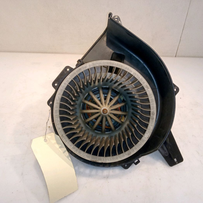 Ventilateur de chauffage occasion VOLKSWAGEN POLO IV Phase 2 05-2005->09-2009 1.4 TDI 70ch 6Q1820015H 2