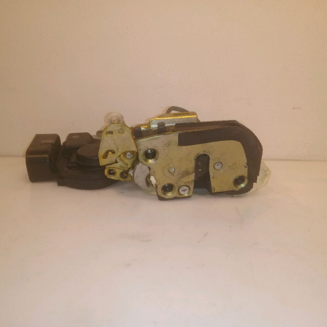 Serrure porte avg occasion TOYOTA RAV4 II Phase 1 07-2000->10-2003 115 D-4D 6932042360 1