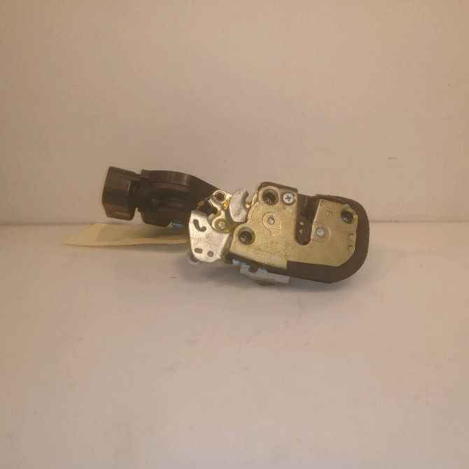 Serrure porte avd occasion TOYOTA RAV4 II Phase 1 07-2000->10-2003 115 D-4D 6931042330 1