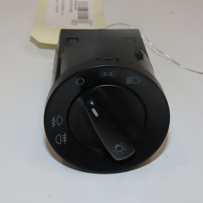 Interrupteur commande de phares occasion SKODA SUPERB I Phase 1 06-2002->06-2008 1.9 TDI 130ch 1