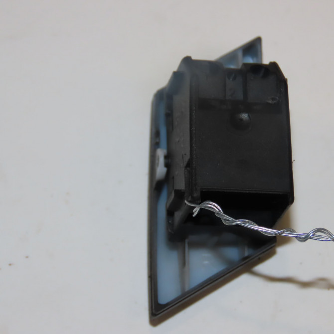 Commande lève-glace porte avant droite occasion SKODA SUPERB I Phase 1 06-2002->06-2008 1.9 TDI 130ch 3U09598565E2 2