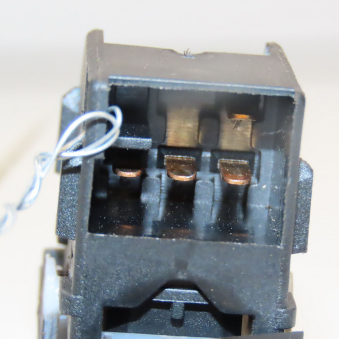 Commande lève-glace porte avant droite occasion SKODA SUPERB I Phase 1 06-2002->06-2008 1.9 TDI 130ch 3U09598565E2 3