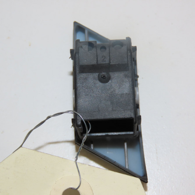 Commande leve-glace porte arrière gauche occasion SKODA SUPERB I Phase 1 06-2002->06-2008 1.9 TDI 130ch 3U09598555E2 2