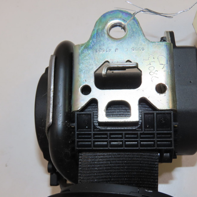 Ceinture avant gauche occasion VOLKSWAGEN GOLF V Phase 1 11-2003->10-2008 1.4i 75ch 1K4857705ARRAA 3