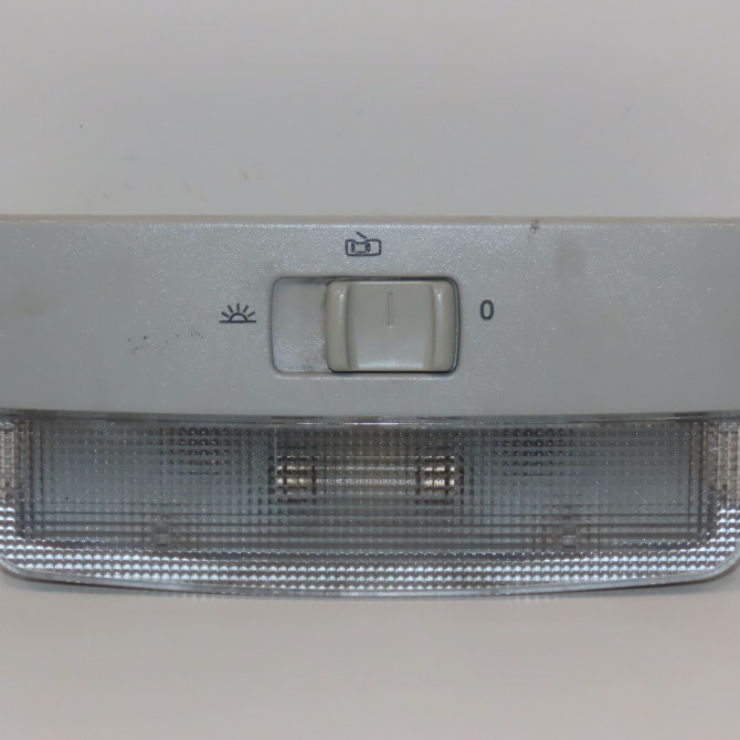 Plafonnier occasion VOLKSWAGEN POLO IV Phase 2 05-2005->09-2009 1.2 60ch 6Q0947105MY20 1