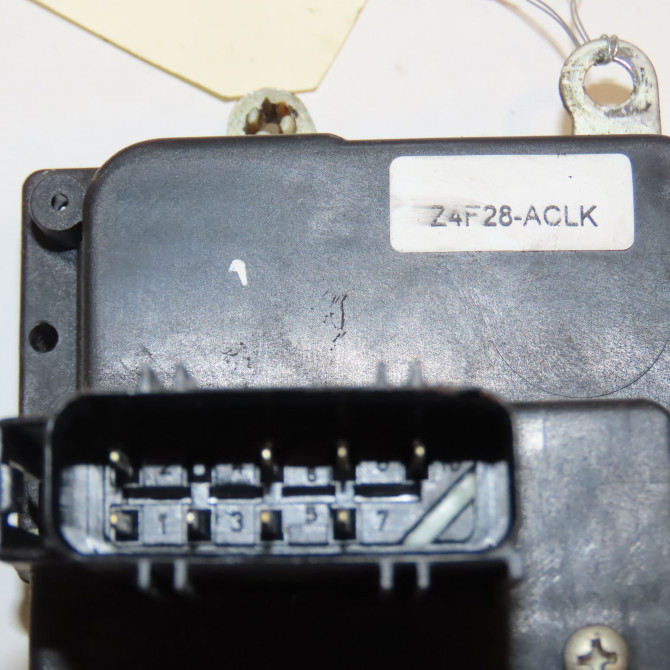 Serrure porte avd occasion FORD FIESTA V Phase 1 09-2002->10-2005 1.4 TDCI 1372462 4