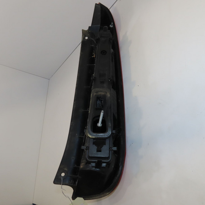 Feu arrière gauche occasion FORD FIESTA V Phase 1 09-2002->10-2005 1.4i 1324578 2