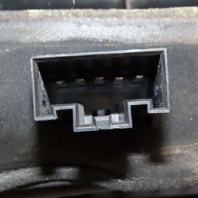 Feu arrière gauche occasion FORD FIESTA V Phase 1 09-2002->10-2005 1.4i 1324578 3