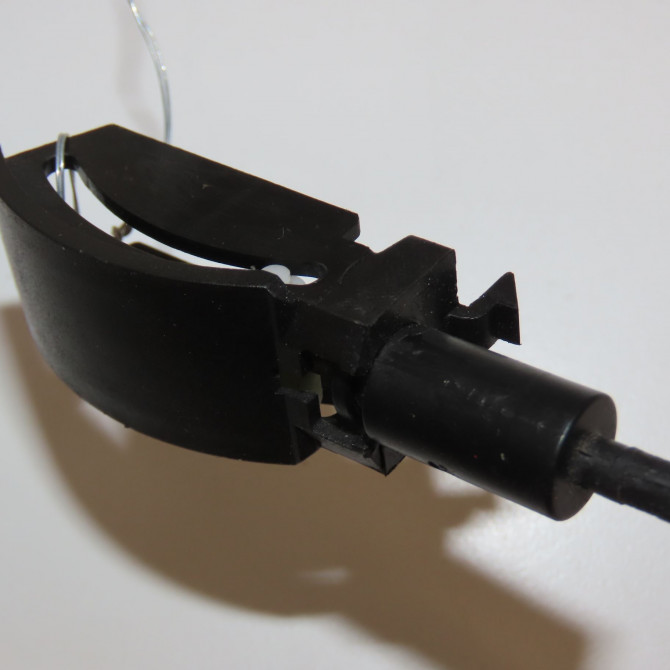 Serrure porte arg occasion FORD FIESTA V Phase 1 09-2002->10-2005 1.4i 1372487 3