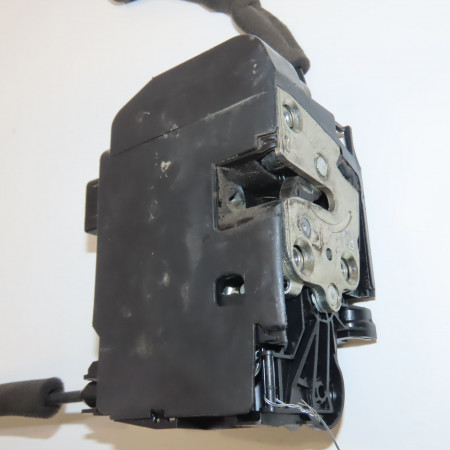 <span class="tt">Serrure porte avd occasion  </span><span class="designation"> </span>