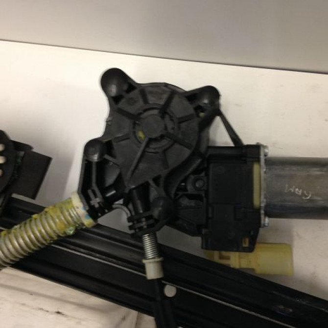 Mecanisme+moteur leve-glace avg occasion MINI MINI II Phase 1 09-2006->12-2010 1.4i 75ch 51332756083 2