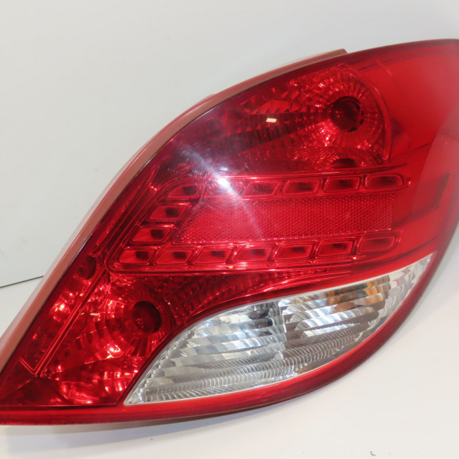 Feu arrière droit occasion PEUGEOT 207 Phase 1 04-2006->06-2013 1.6 HDI 8v 92ch 6351HQ 1