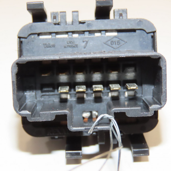 Commande lève-glace porte avant gauche occasion RENAULT CLIO CAMPUS II Phase 2 07-2009->12-2012 1.2i 60ch 8200542104 2