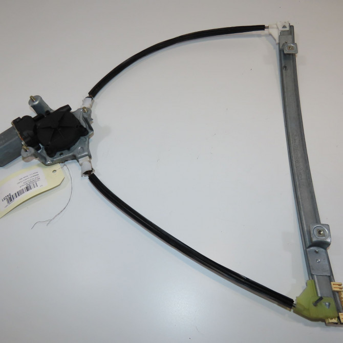 Mecanisme+moteur leve-glace avg occasion RENAULT CLIO II Phase 2 06-2001->07-2006 1.5 DCI 80ch 7700842247 2