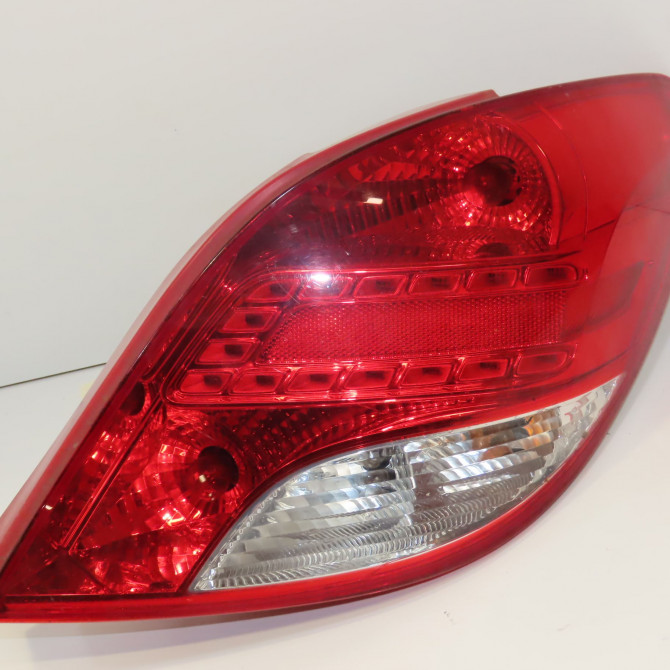 Feu arrière droit occasion PEUGEOT 207 Phase 1 04-2006->06-2013 1.6 HDI 8v 92ch 6351HQ 1