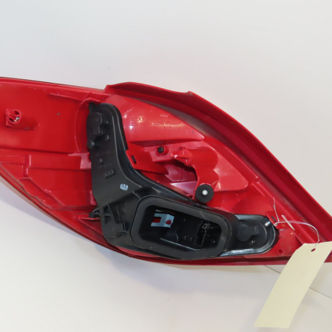 Feu arrière droit occasion PEUGEOT 207 Phase 1 04-2006->06-2013 1.6 HDI 8v 92ch 6351HQ 2