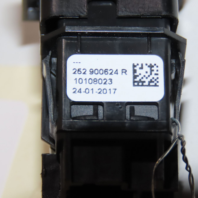 Bouton de warning occasion RENAULT KADJAR Phase 1 06-2015->... 1.2 TCE 130ch 252900624R 3