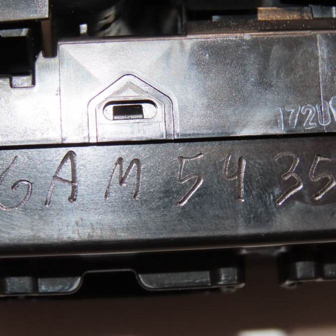 Commande lève-glace porte avant gauche occasion RENAULT KADJAR Phase 1 06-2015->... 1.2 TCE 130ch 254011766R 5