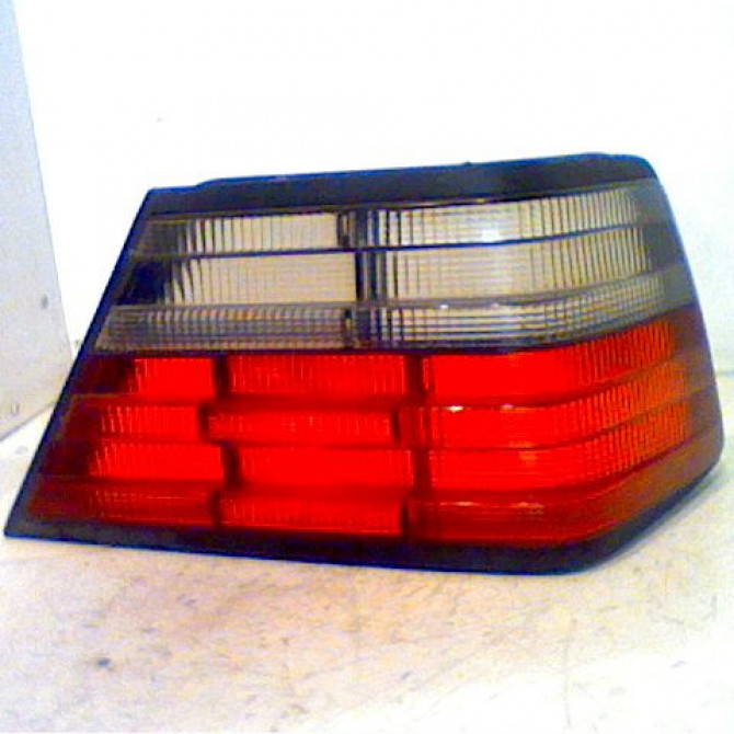 Feu arrière droit occasion MERCEDES 200-500 I Phase 1 02-1985->09-1993 1