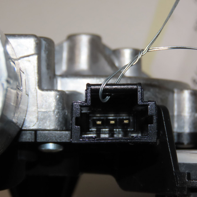 Moteur essuie-glace arrière occasion RENAULT TWINGO III Phase 1 06-2014->... 1.0 SCE 12v 70ch 287109280R 3