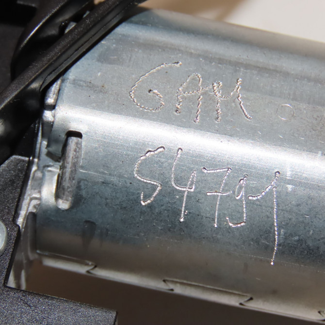 Moteur essuie-glace arrière occasion RENAULT TWINGO III Phase 1 06-2014->... 1.0 SCE 12v 70ch 287109280R 5