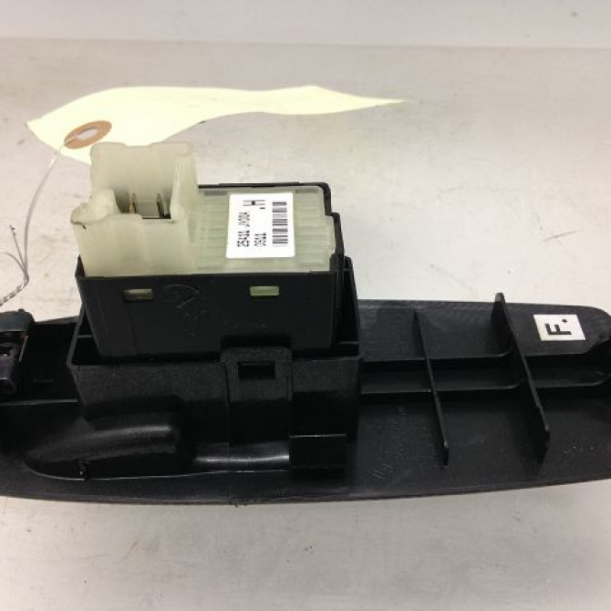 Commande lève-glace porte avant droite occasion RENAULT KOLEOS I Phase 1 06-2008->12-2011 2.0 DCI 150ch 2