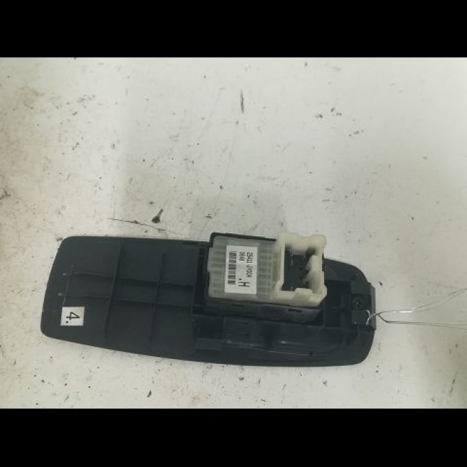 Commande lève-glace porte avant droite occasion RENAULT KOLEOS I Phase 1 06-2008->12-2011 2.0 DCI 150ch 2