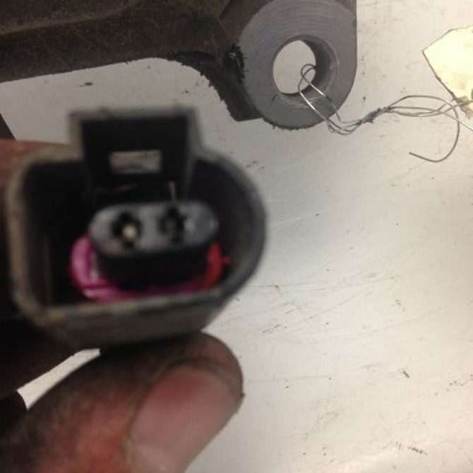 Etrier de frein avant gauche occasion VOLKSWAGEN PASSAT V Phase 1 03-2005->10-2010 2.0 TDI 16v 140ch 1K0615123E 3