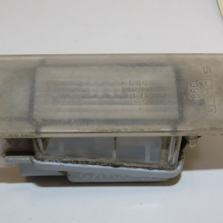 Eclaireur plaque de police d occasion RENAULT MEGANE II Phase 1 09-2003->12-2005 1.9 DCI 120ch 7700796163