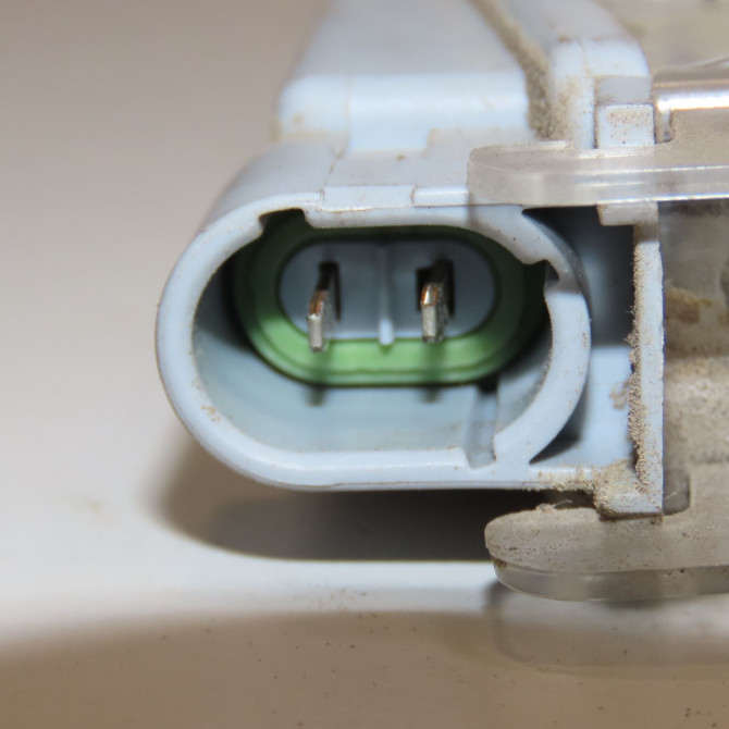 Eclaireur plaque de police d occasion RENAULT MEGANE II Phase 1 09-2003->12-2005 1.9 DCI 120ch 7700796163 3