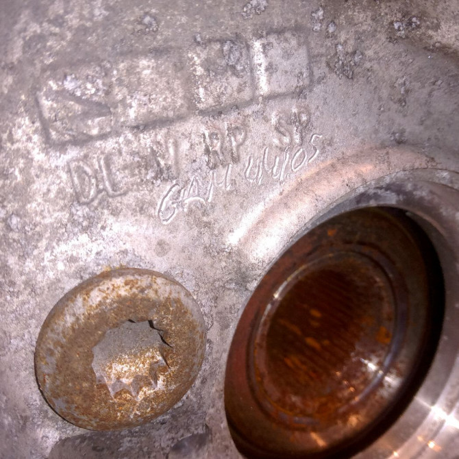 Moyeu avg occasion VOLKSWAGEN PASSAT V Phase 1 04-1995->04-1999 2.0 TDI 140ch 5K0498621 3