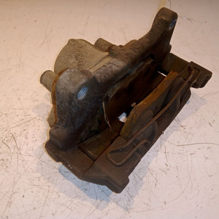 <span class="tt">Etrier de frein avant gauche occasion  </span><span class="designation"> </span>