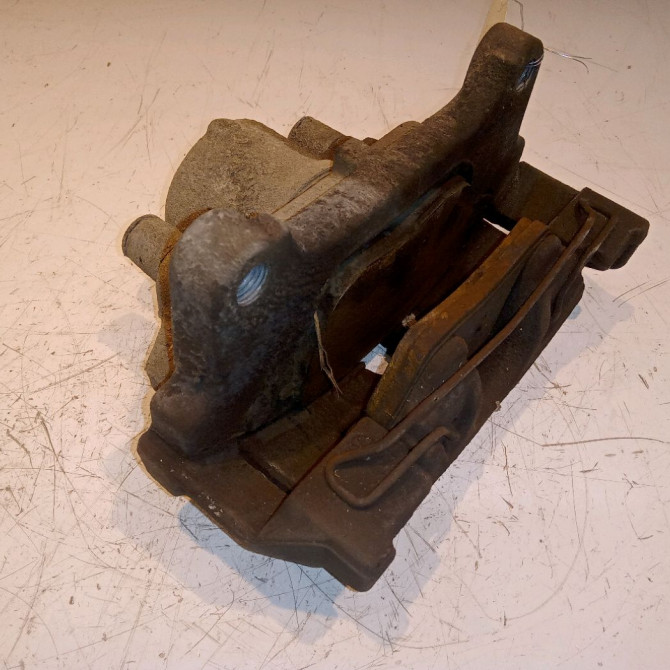 Etrier de frein avant gauche occasion  1K0615123E 1