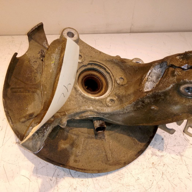 Moyeu avg occasion  5K0498621 2