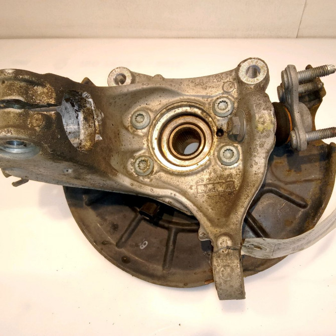 Moyeu avg occasion VOLKSWAGEN PASSAT V Phase 1 03-2005->10-2010 2.0 TDI 140ch 5K0498621 2