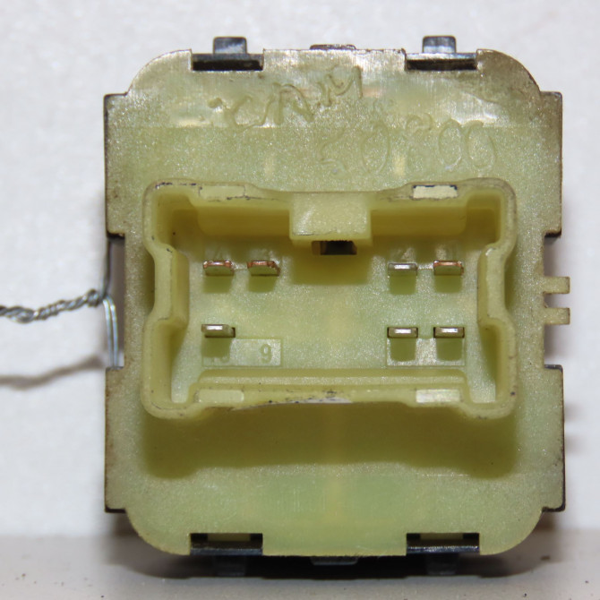 Commande lève-glace porte avant gauche occasion RENAULT CLIO IV Phase 1 07-2012->... 0.9 TCE 90ch 2