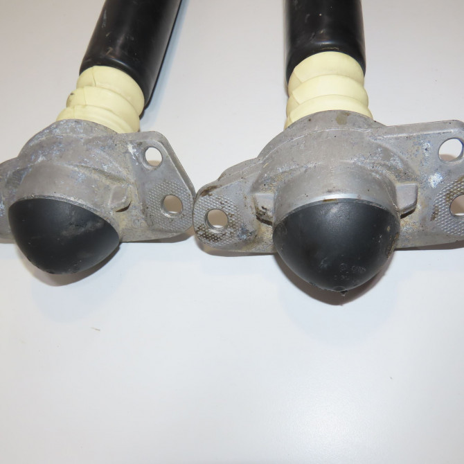 Amortisseur arrière droit occasion VOLKSWAGEN GOLF V Phase 1 11-2003->10-2008 1.9 TDI 105ch 1K0513029FA 2