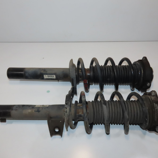 Amortisseur avant droit occasion VOLKSWAGEN GOLF V Phase 1 11-2003->10-2008 1.9 TDI 105ch 1K0413031EF 1