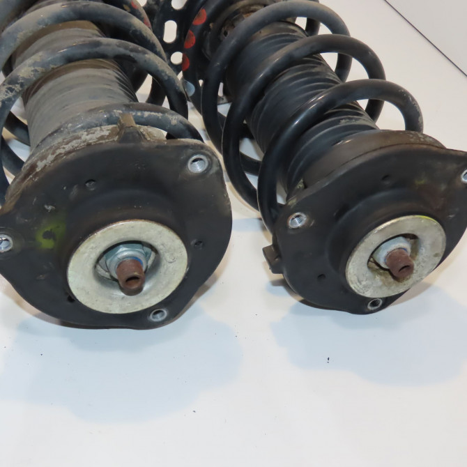 Amortisseur avant droit occasion VOLKSWAGEN GOLF V Phase 1 11-2003->10-2008 1.9 TDI 105ch 1K0413031EF 2