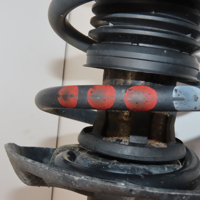 Amortisseur avant droit occasion VOLKSWAGEN GOLF V Phase 1 11-2003->10-2008 1.9 TDI 105ch 1K0413031EF 4