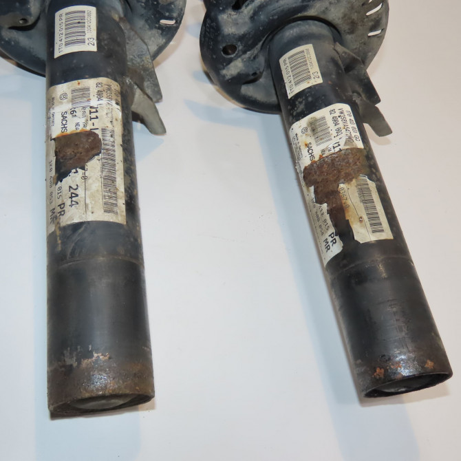 Amortisseur avant droit occasion VOLKSWAGEN TOURAN II Phase 1 09-2010->12-2015 1T0413031GQ 3