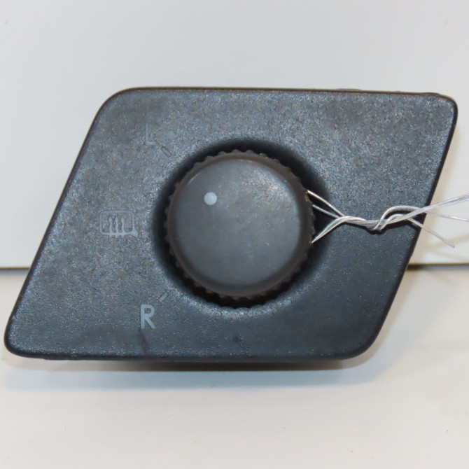 Commande rétroviseurs extérieures électriques occasion VOLKSWAGEN POLO IV Phase 2 05-2005->09-2009 1.4 TDI 70ch 1